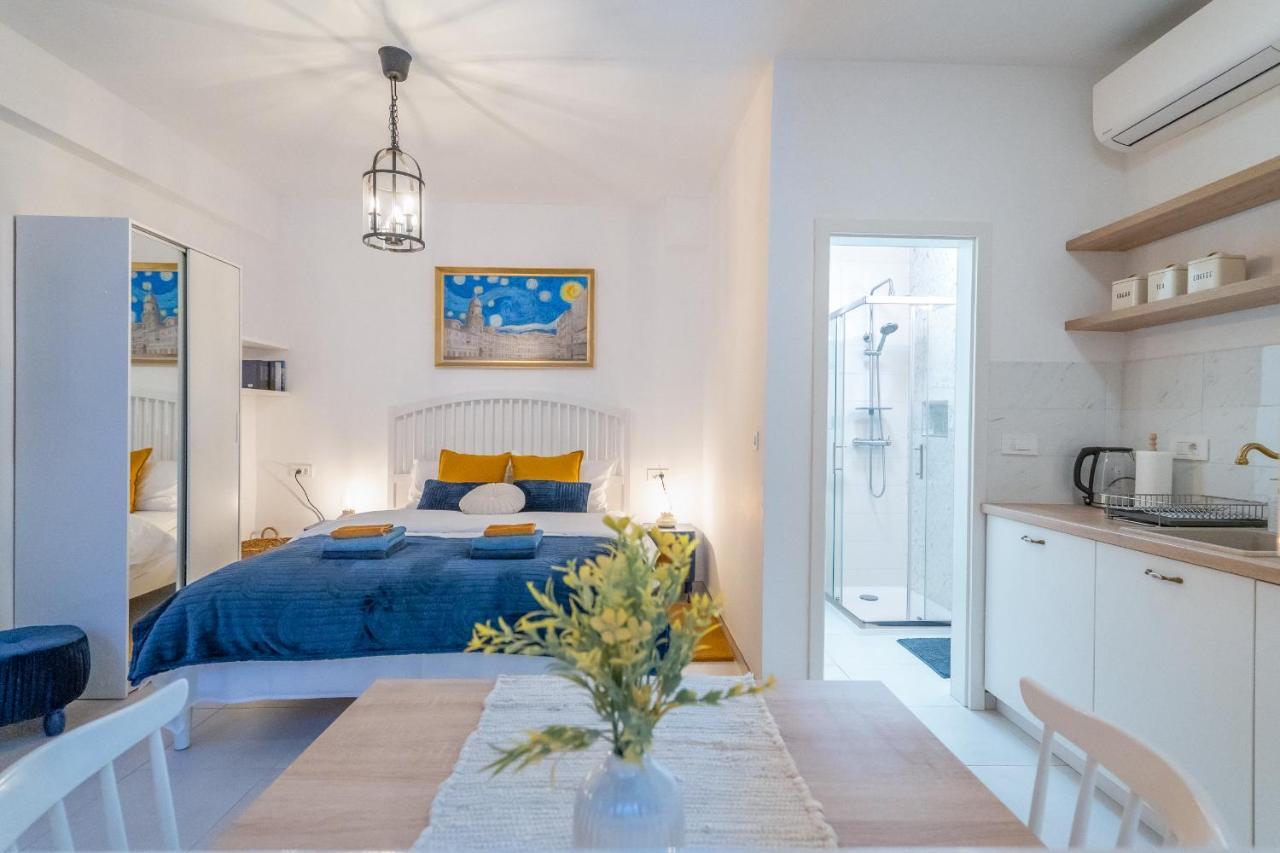 Starry Night Studio Apartment Rijeka Exteriör bild