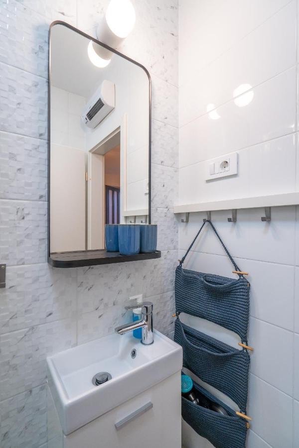 Starry Night Studio Apartment Rijeka Exteriör bild