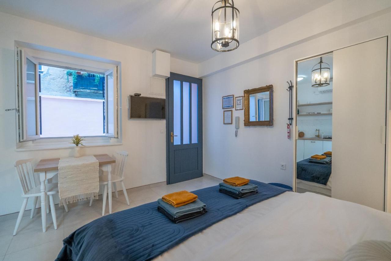 Starry Night Studio Apartment Rijeka Exteriör bild